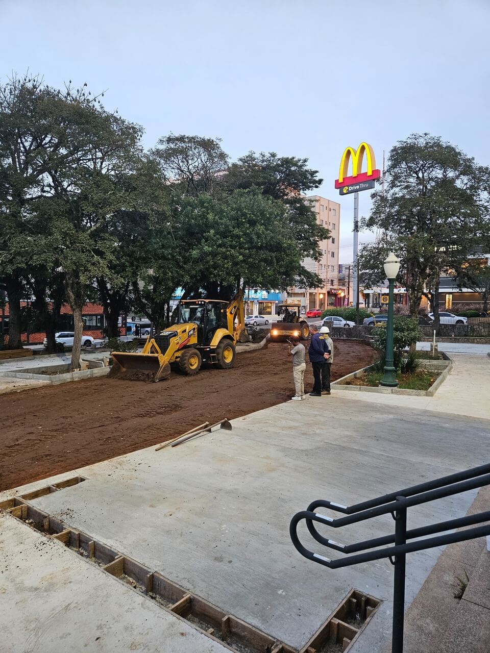 EQUIPEÇAS — Escavação no canteiro de obras