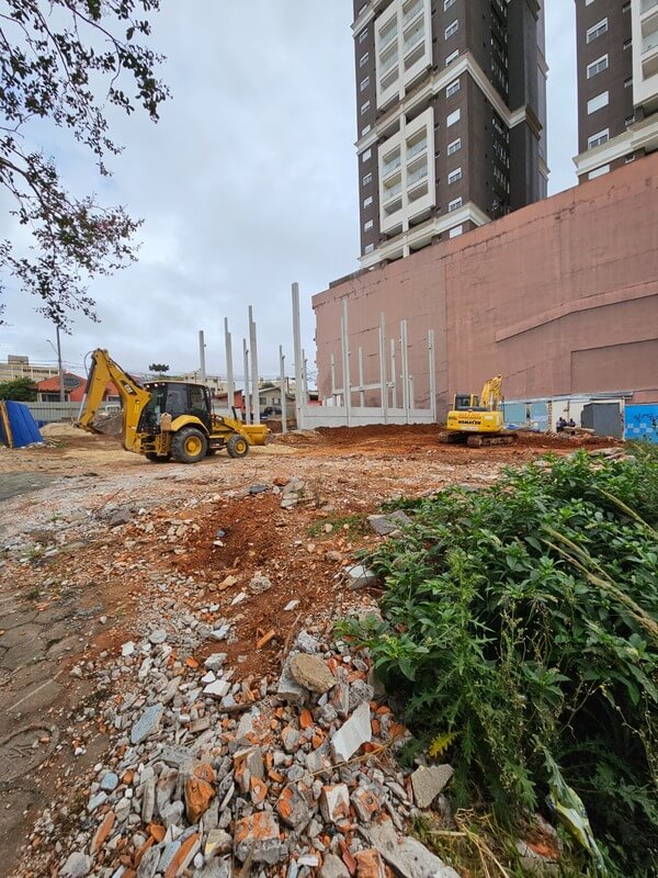 PANVEL — Terraplenagem da nova unidade