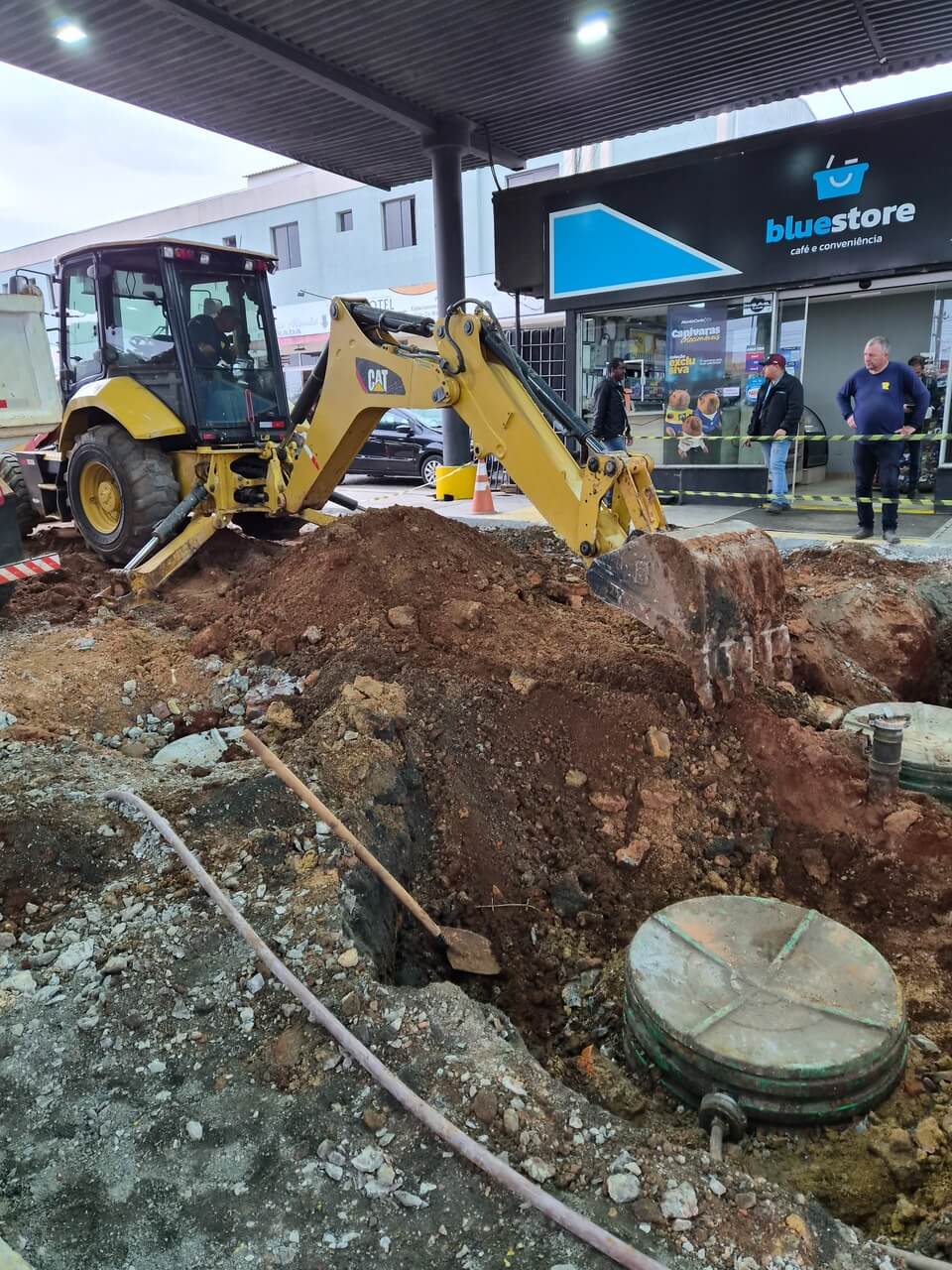 MONTE CARLO — Demolição e terraplenagem do posto