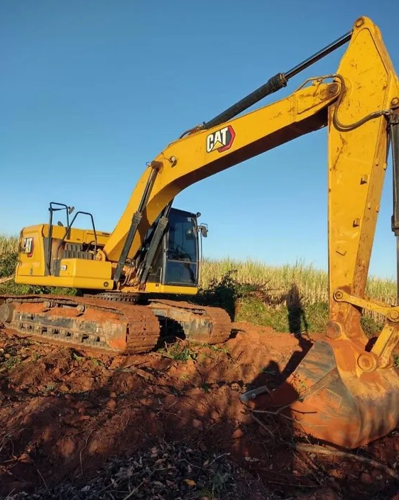 Oferecemos soluções completas em infraestrutura e demolição, com serviços de alta qualidade e segurança, garantindo a preparação e transformação do seu terreno para novos projetos de construção